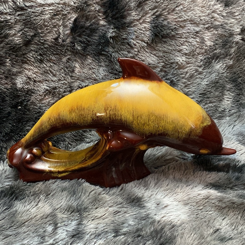 Blue Mountain Pottery Dolphin Brown
Large 16 Inch Vintage Glazed Pottery